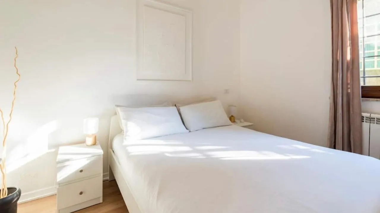 Holiday home Independent House With Private Patio In Rome Villa